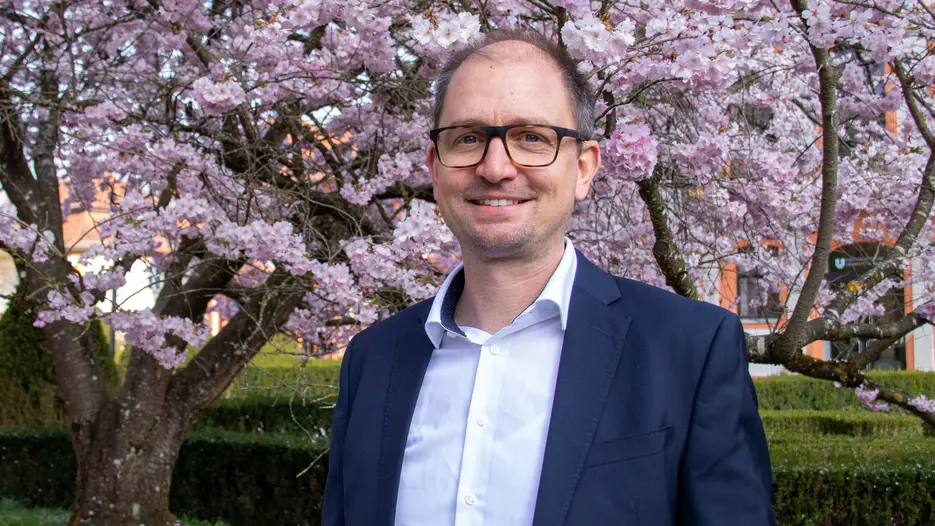 [Translate to English:] Prof. Dr. Jan Hiller